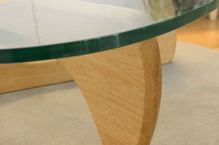 イサム・ノグチがデザインしたコーヒーテーブルIN50（脚：ホワイトオーク）のディテール