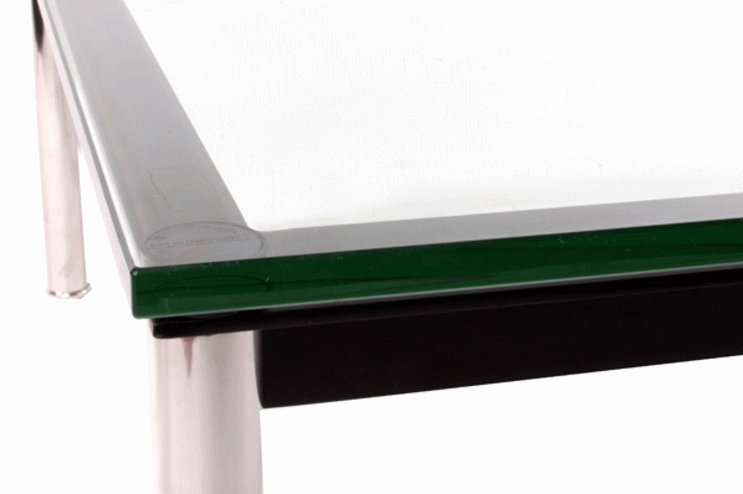 ル・コルビュジエ＋ピエール・ジャンヌレ＋シャルロット・ペリアンがデザインしたLC10ダイニングテーブルのディテール