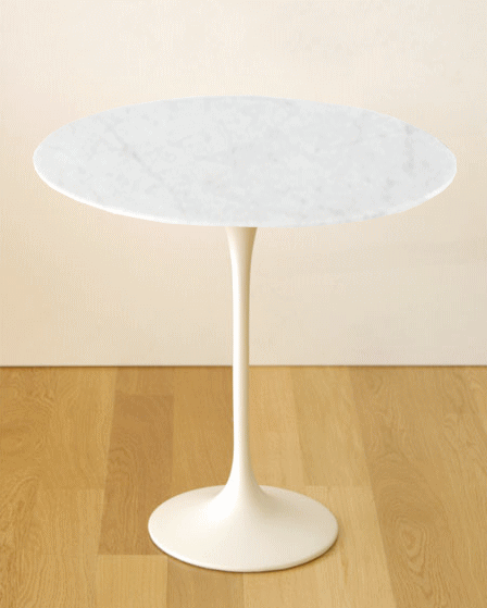 エーロ・サーリネンがデザインしたチューリップコーヒーテーブル（天板ホワイトの大理石）