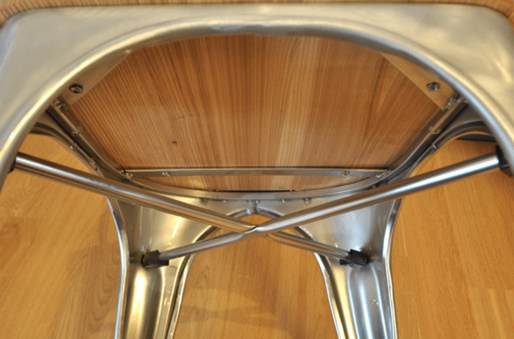 グザビエ・ポシャールがデザインしたAチェア（A-Chair）もしくはマリーンチェア（Marine chair）座面ウッドの座面裏
