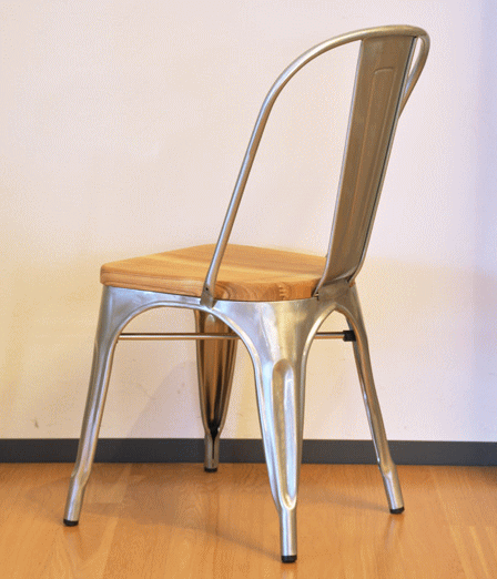 グザビエ・ポシャールがデザインしたAチェア（A-Chair）もしくはマリーンチェア（Marine chair）座面ウッドの後方