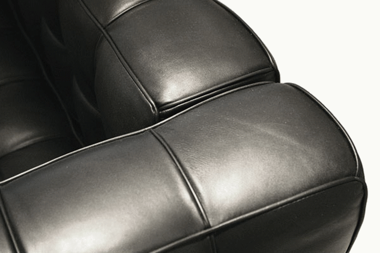 ヨーゼフ・ホフマンがデザインしたクブス2人掛けソファのシート